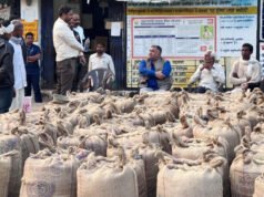 पर्यटन मंत्री श्री राजेश अग्रवाल ने किया धान खरीदी केन्द्र डांडगांव का निरीक्षण, खरीदी केन्द्र के कर्मचारियों को दिए सुगम और पारदर्शी धान खरीदी के निर्देश…