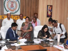CG: कलेक्टर ने जनदर्शन में गंभीरता से सुनी नागरिकों की समस्याएं…