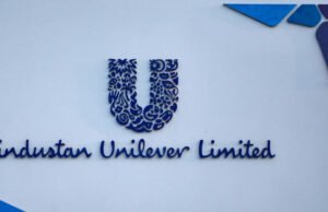 बाजार में भारी गिरावट, टॉप-9 कंपनियों को झटका, निवेशकों की 2.18 लाख करोड़…