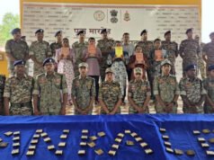 CG: दंतेवाड़ा में 5 माओवादियों ने किया आत्मसमर्पण: इनमें 4 महिला माओवादी शामिल…