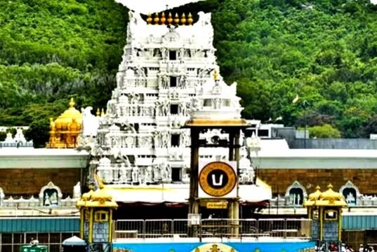 तिरुपति मंदिर में दान का नया रिकॉर्ड नई डोनर नीति में बदलाव…