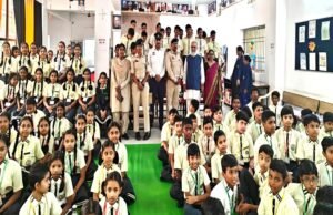 नाबालिग वाहन चालकों को वाहन न चलाने की समझाइश, स्कूली विद्यार्थियों को यातायात नियमों के प्रति किया जागरूक…
