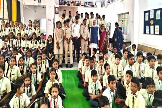 नाबालिग वाहन चालकों को वाहन न चलाने की समझाइश, स्कूली विद्यार्थियों को यातायात नियमों के प्रति किया जागरूक…