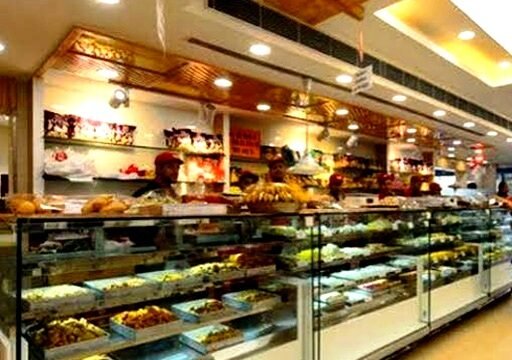 15 अक्टूबर से बदल जाएगा मिठाई खरीदने का नियम! बिक्री के लिए रखी सभी मिठाइयों पर ‘Use by Date’ लिखना जरूरी..