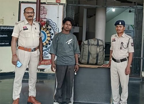 अवैध रूप से शराब परिवहन करते हुए 115 पौवा देशी शराब के साथ एक आरोपी गिरफ्तार