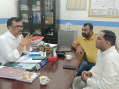 रेलवे के लिखित आश्वासन को अमल में लाने फिर पहुंचे आसिफ अली