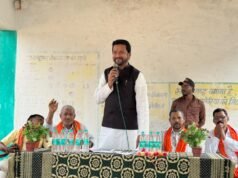 गहिराटोला में जिपं उपाध्यक्ष विक्रांत सिंह ने किए माता रानी के दर्शन, ग्रामीणों से की भेंट-मुलाकात